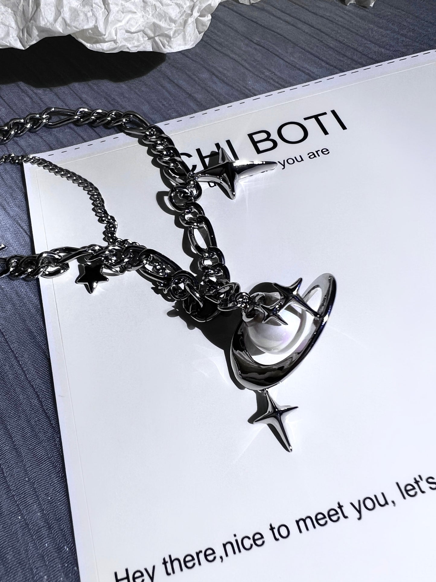 Saturn Pearl Chain Necklace