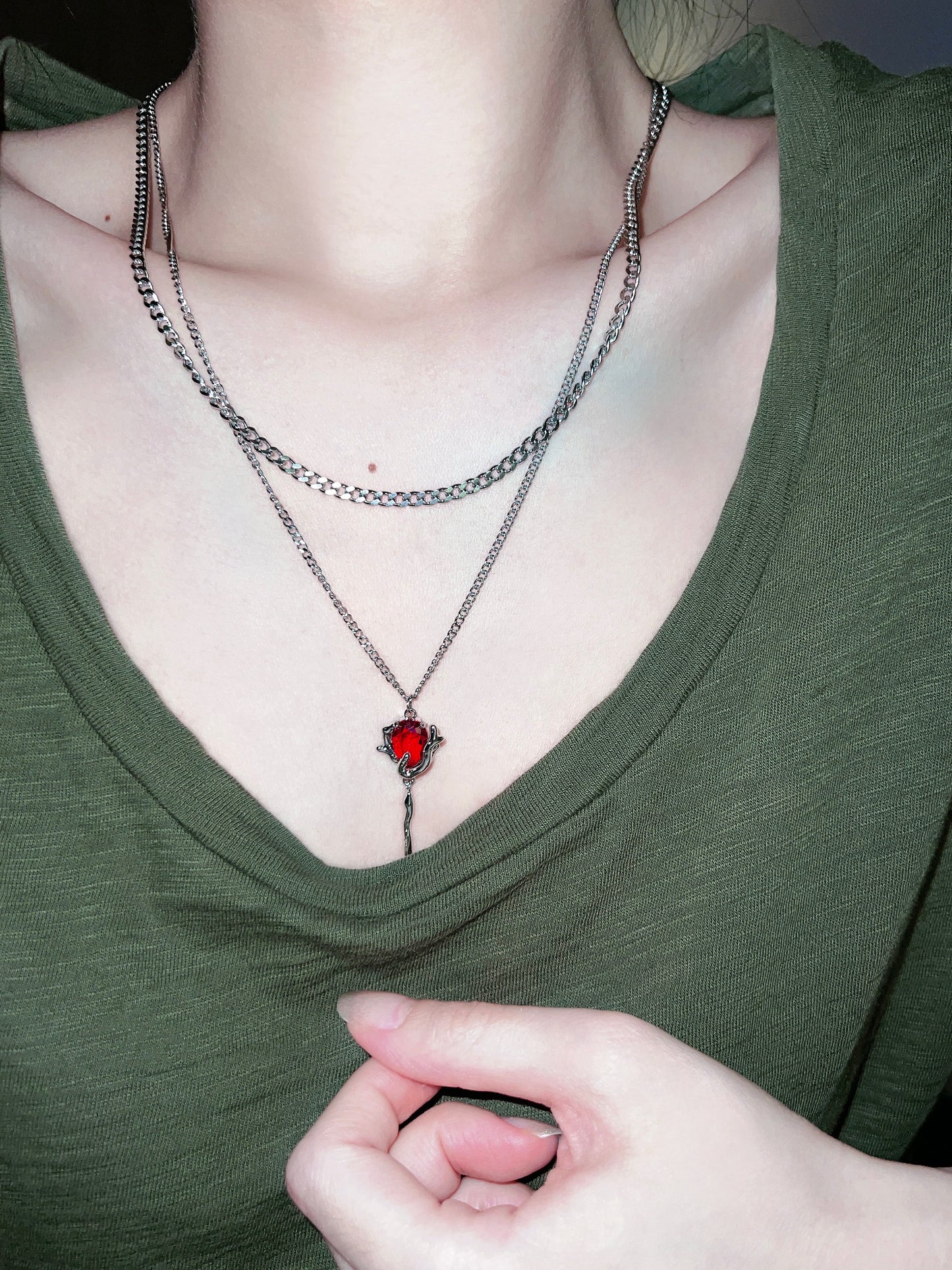 Aesthetic Melting Rose Drop Ruby Necklace