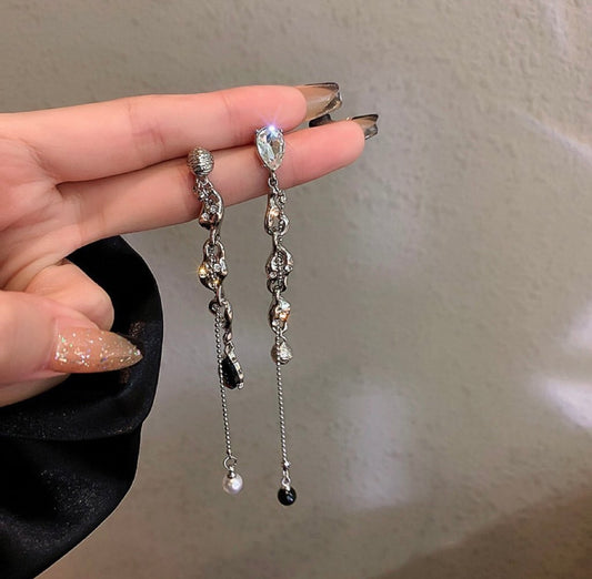 Black Gem Tassels Earrings